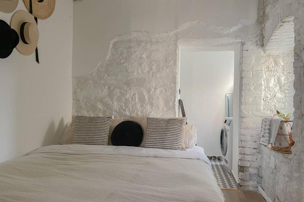 The Bungalow By The Sea In Historic Porec Old City Экстерьер фото